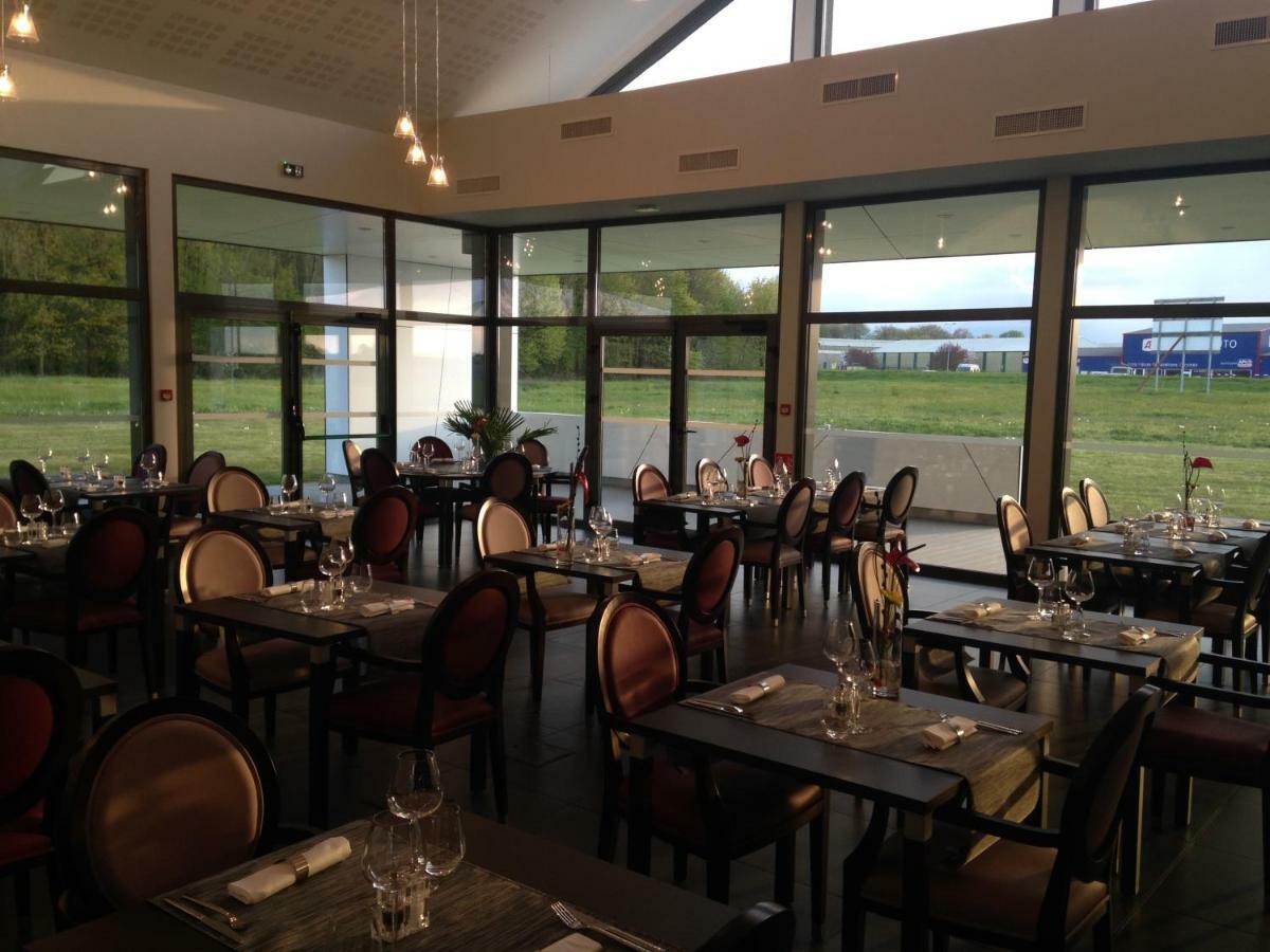 Hotel - Restaurant La Claire Foret Morhange 外观 照片
