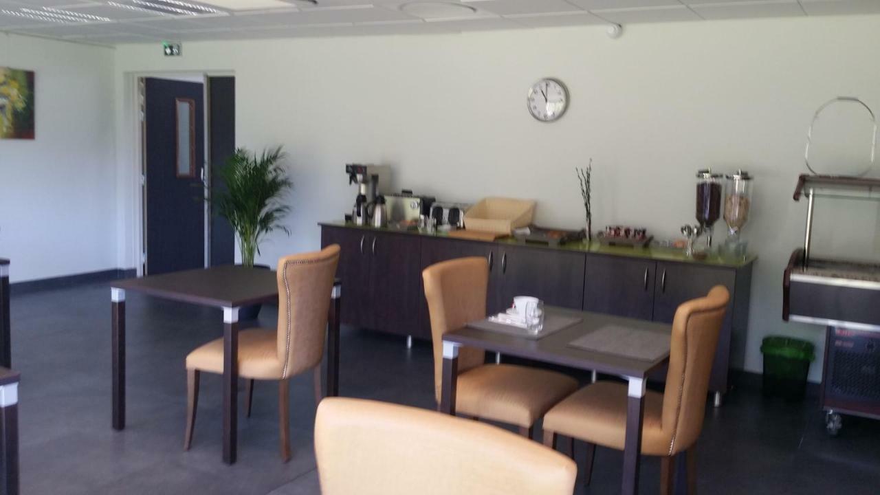 Hotel - Restaurant La Claire Foret Morhange 外观 照片