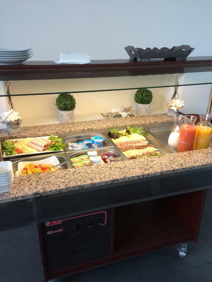 Hotel - Restaurant La Claire Foret Morhange 外观 照片
